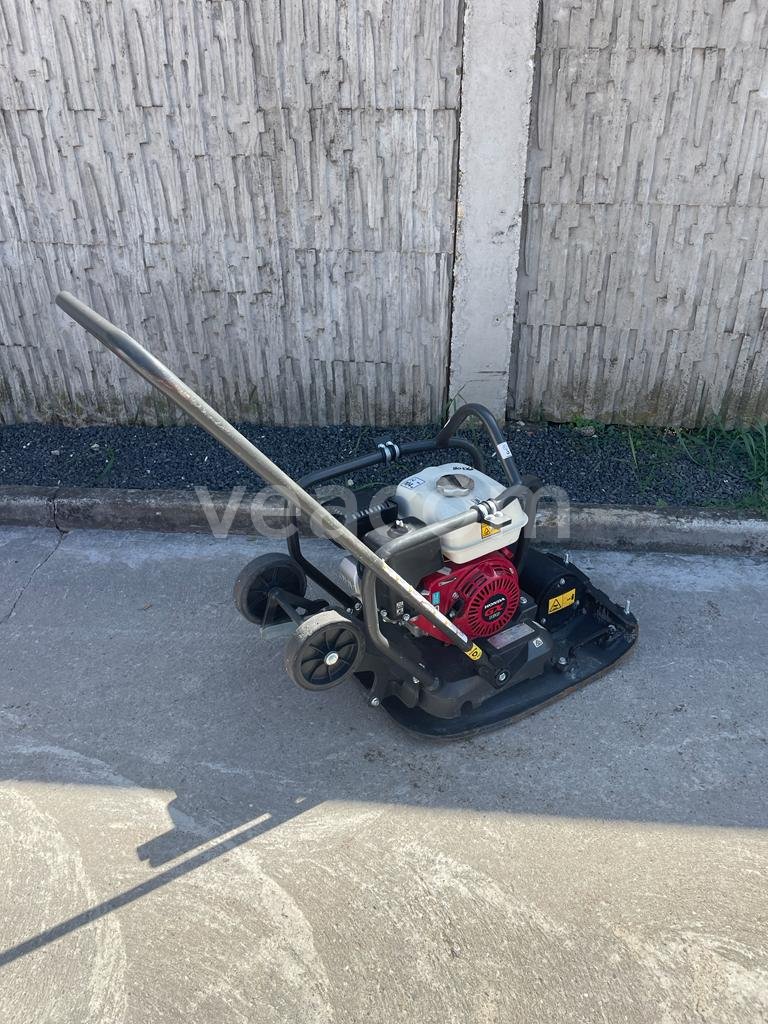 Aukcja internetowa:   HUSQVARNA LFV100
