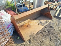 Online aukce:   LOPATA 180 CM NA SMYK. NAKLADAČ JCB 175 A 185