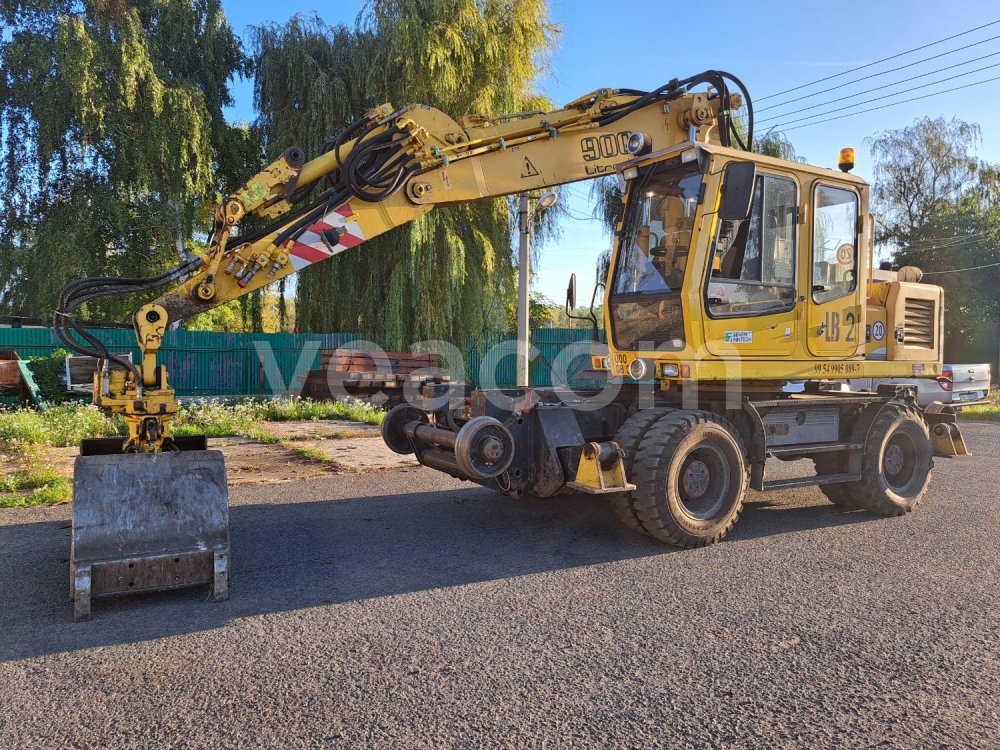 Aukcja internetowa: LIEBHERR  A 900 LICTRONIC