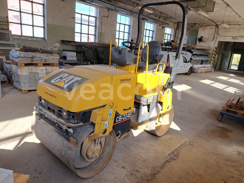 Online aukce: CATERPILLAR  CB-224E