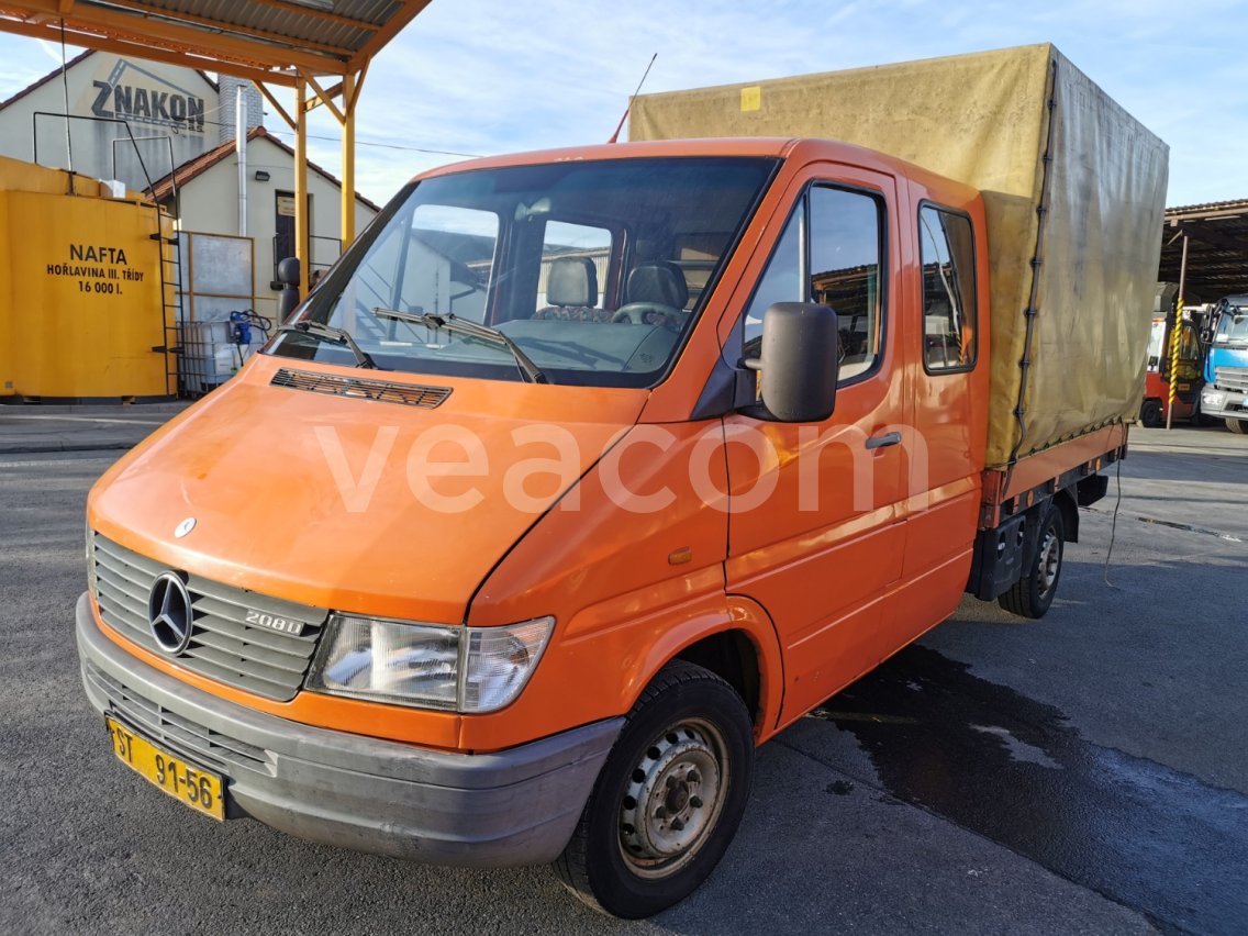 1421 MERCEDES BENZ Sprinter 208D Veacom